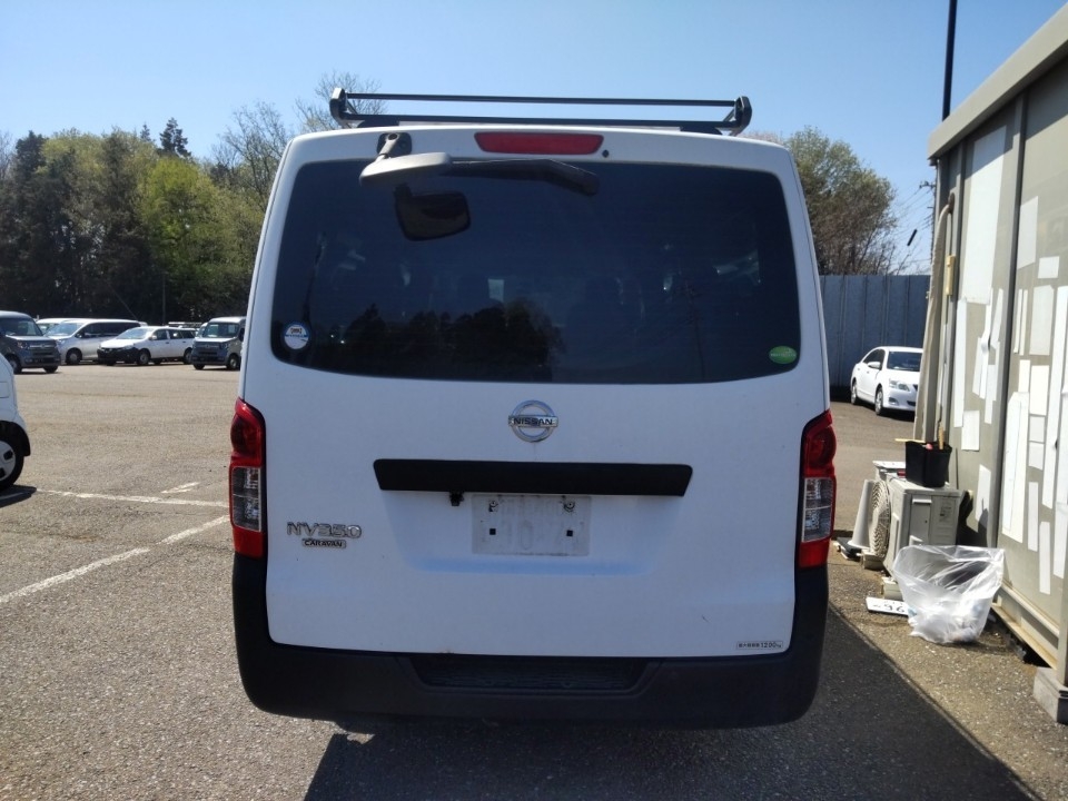 NISSAN NV350 CARAVAN