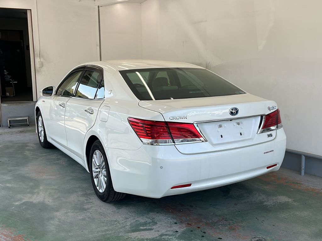 TOYOTA CROWN