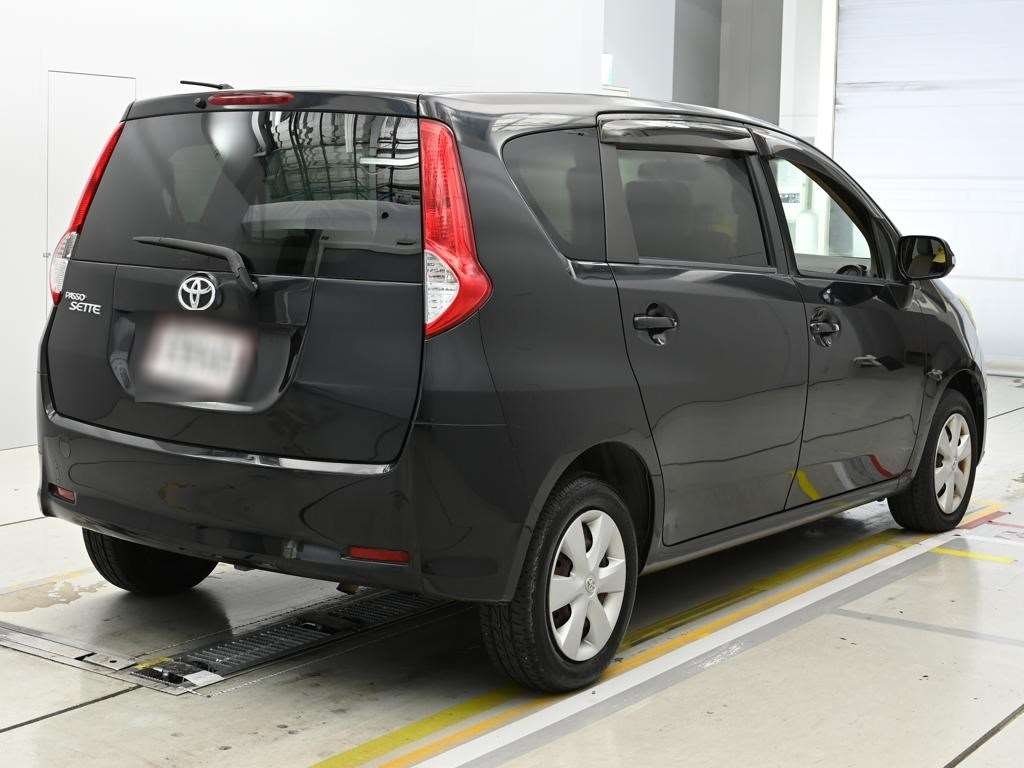 TOYOTA PASSO SETTE