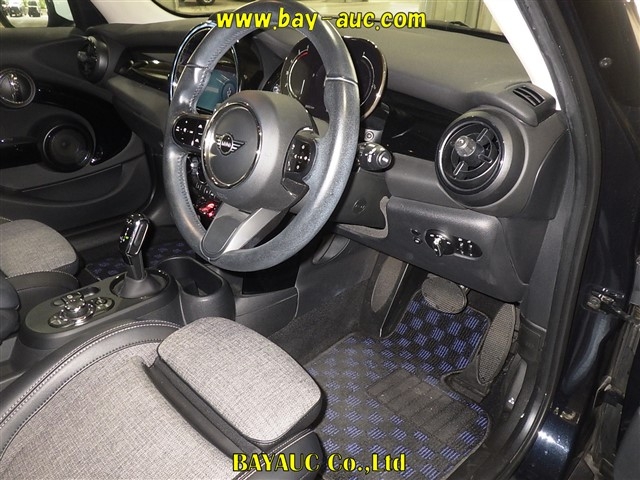 MINI HATCH
