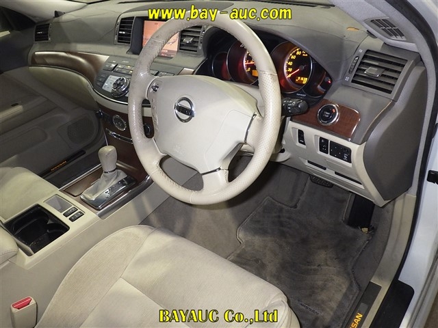 NISSAN FUGA