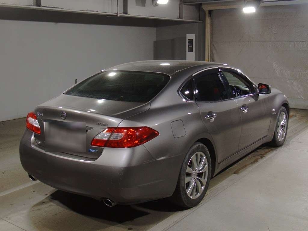 NISSAN FUGA