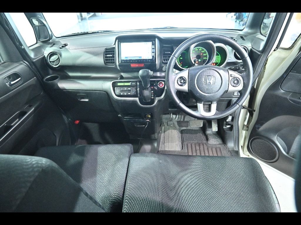 HONDA N-BOX