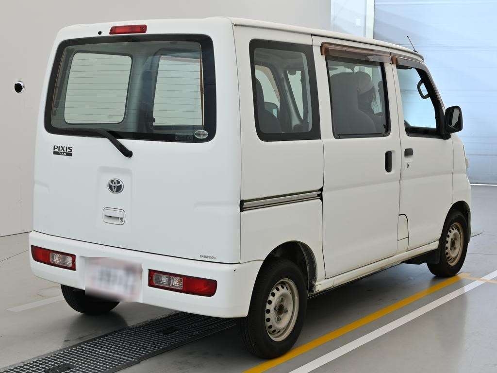 TOYOTA PIXIS VAN