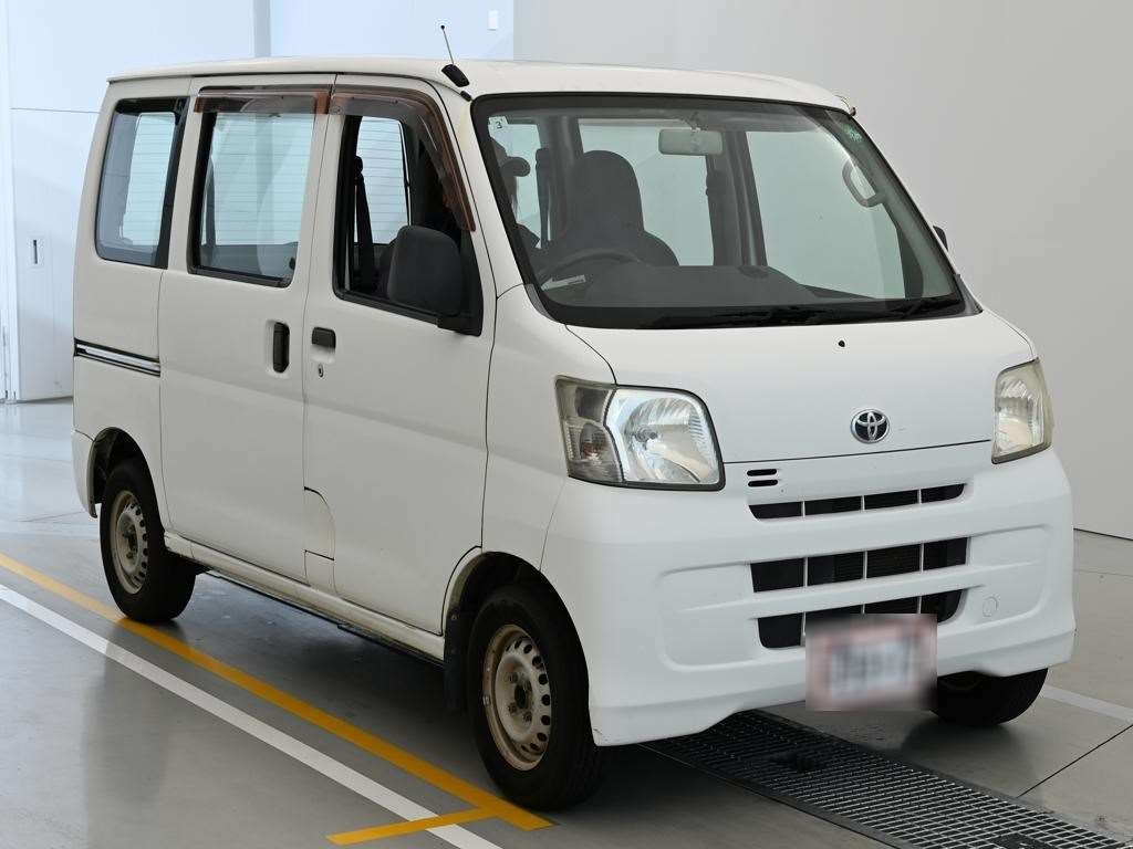 TOYOTA PIXIS VAN