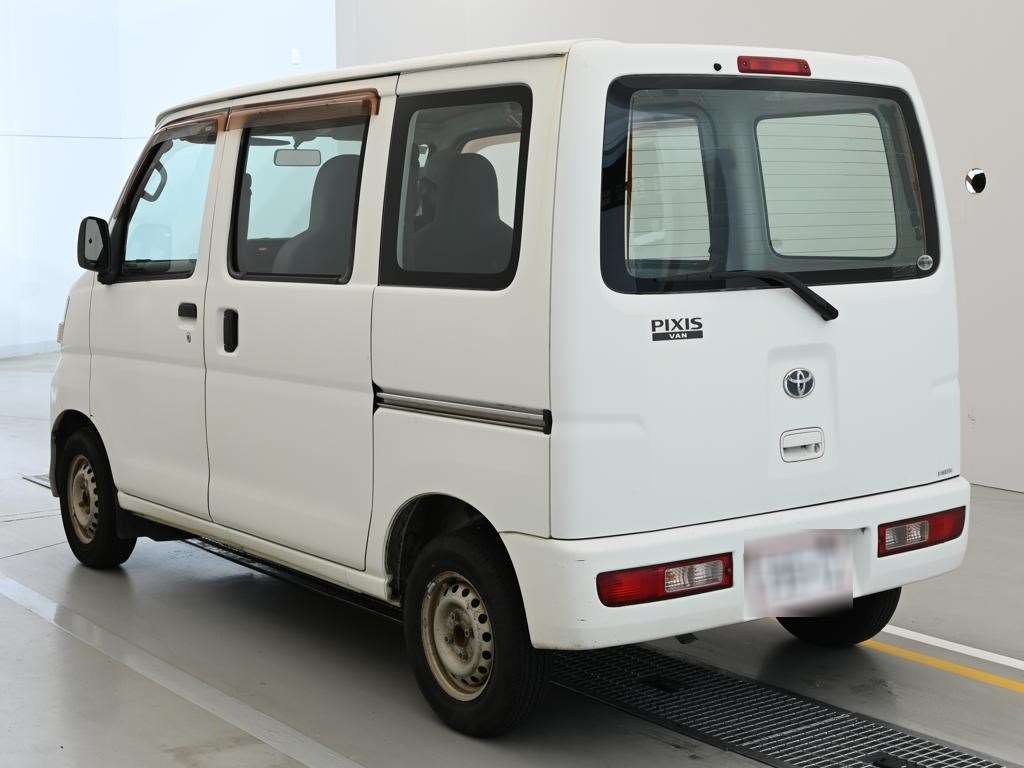 TOYOTA PIXIS VAN