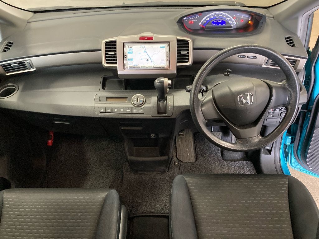 HONDA FREED SPIKE
