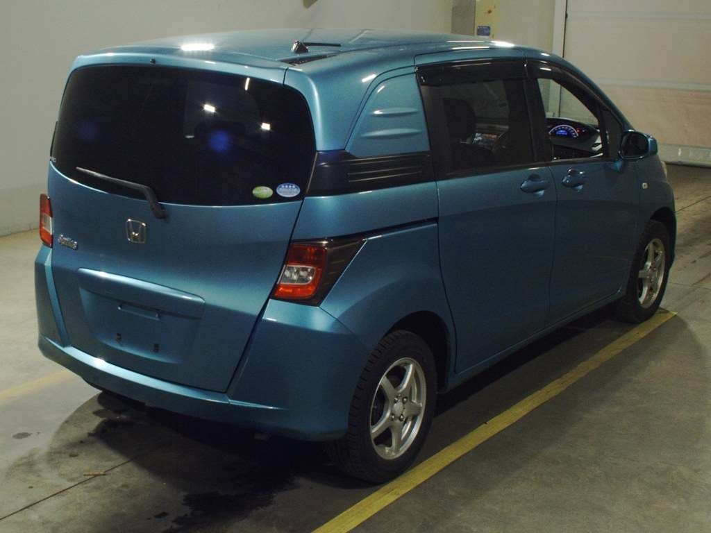 HONDA FREED SPIKE
