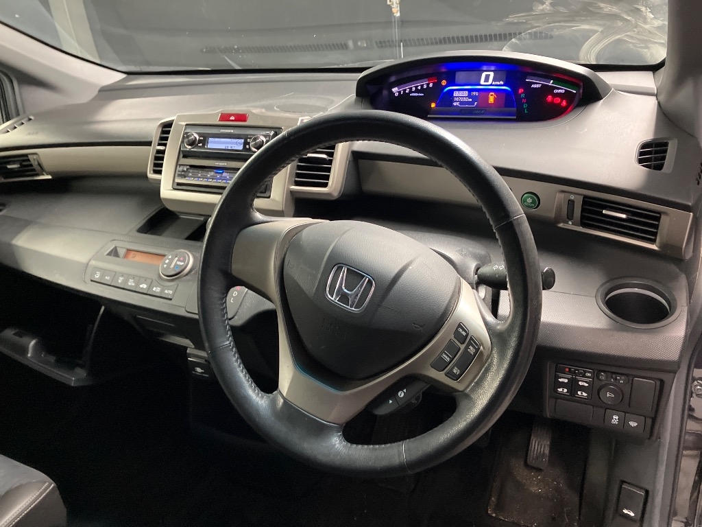 HONDA FREED SPIKE