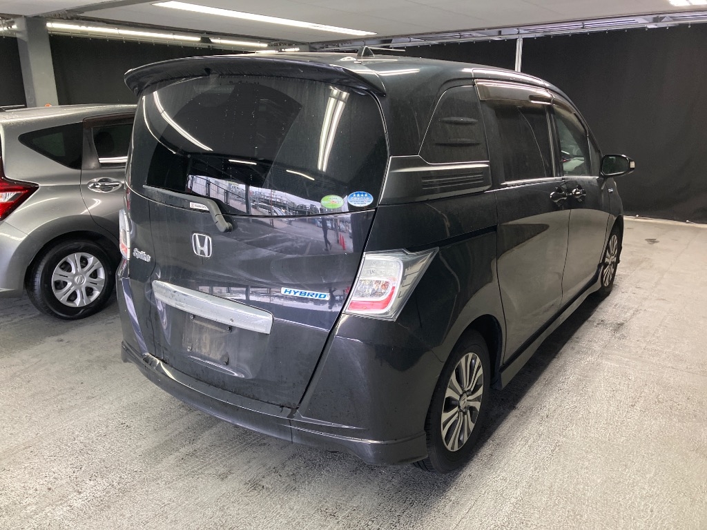 HONDA FREED SPIKE