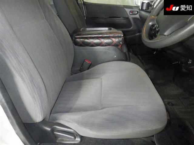 TOYOTA REGIUS ACE