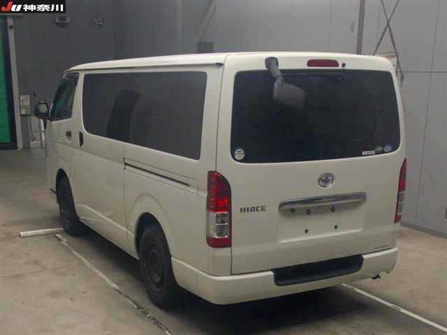 TOYOTA REGIUS ACE
