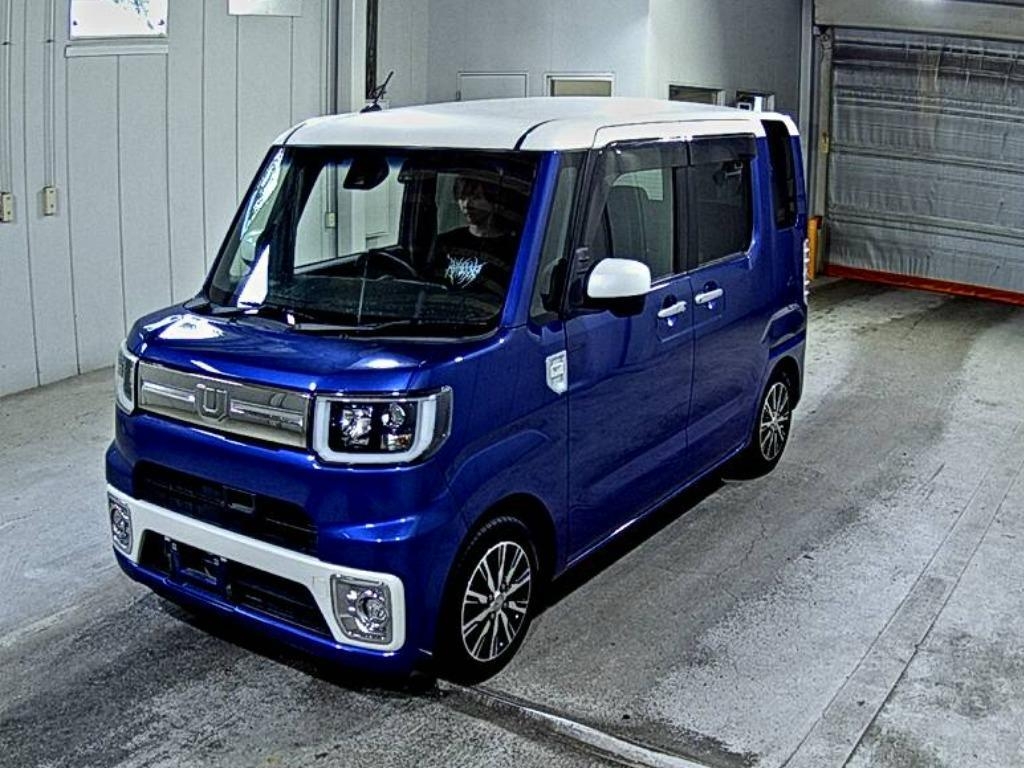 DAIHATSU WAKE