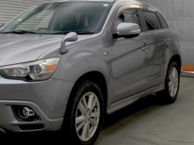 MITSUBISHI RVR
