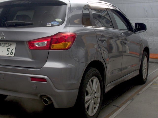 MITSUBISHI RVR