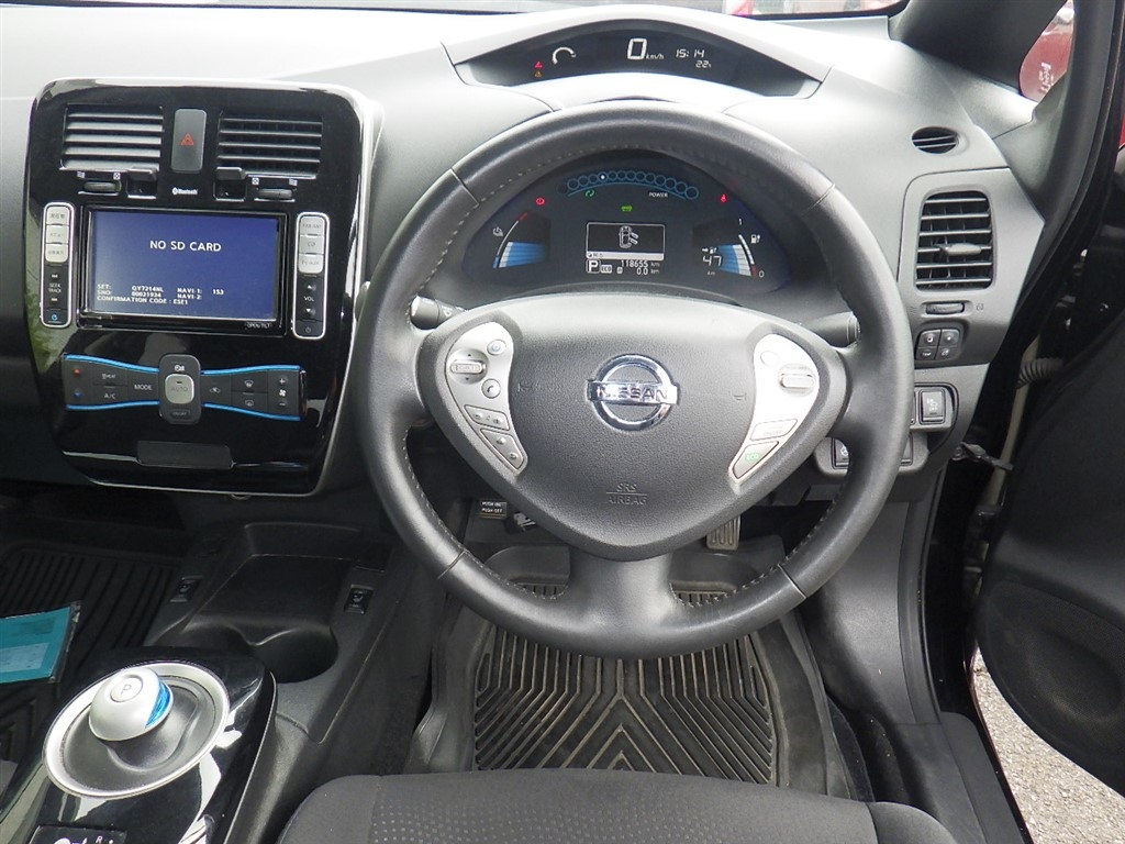NISSAN LEAF