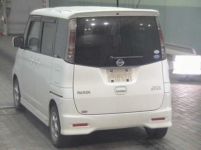 NISSAN ROOX