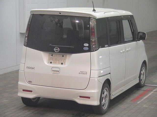 NISSAN ROOX