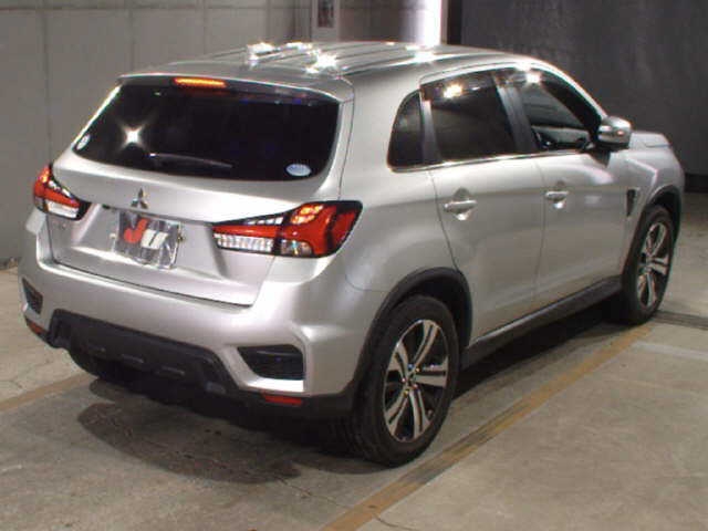 MITSUBISHI RVR
