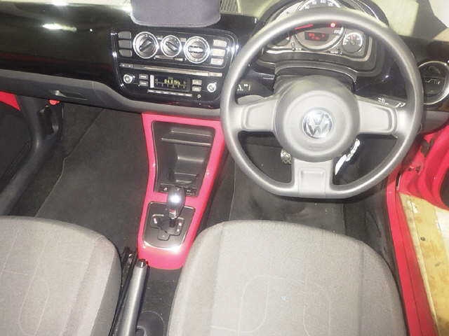 VOLKSWAGEN UP!