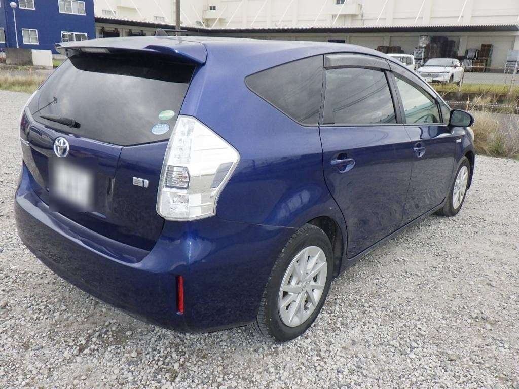 TOYOTA PRIUS ALPHA