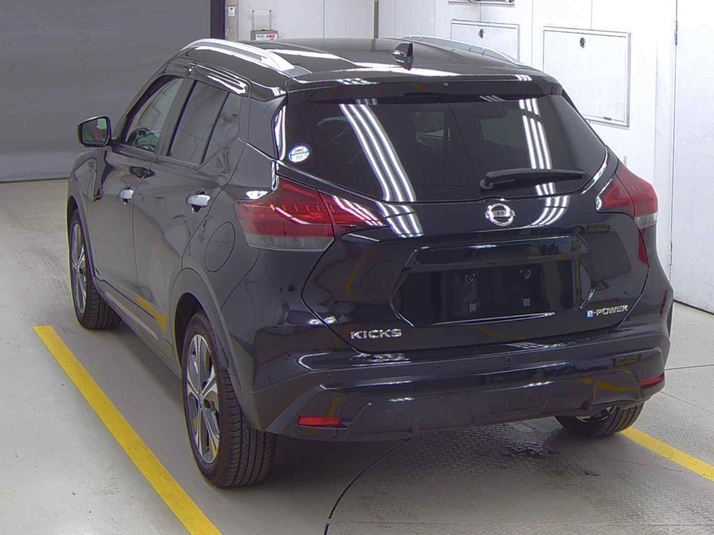 NISSAN KICKS