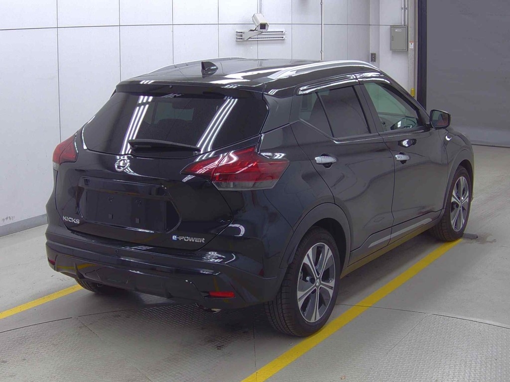 NISSAN KICKS