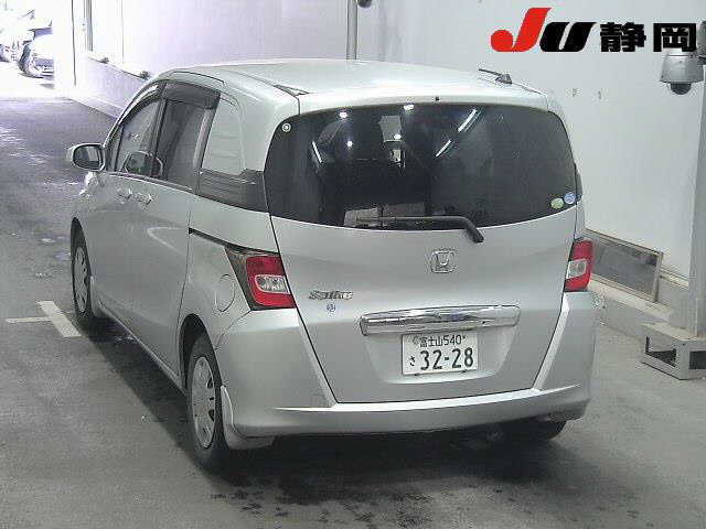 HONDA FREED SPIKE