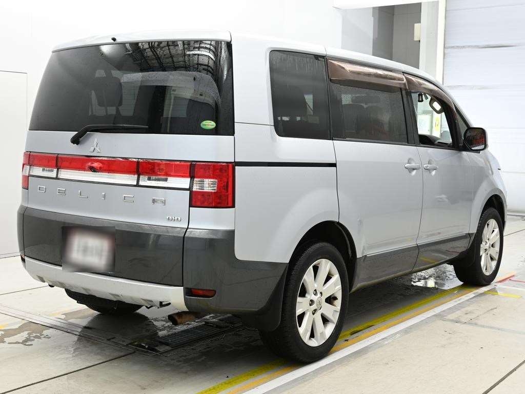 MITSUBISHI DELICA D:5
