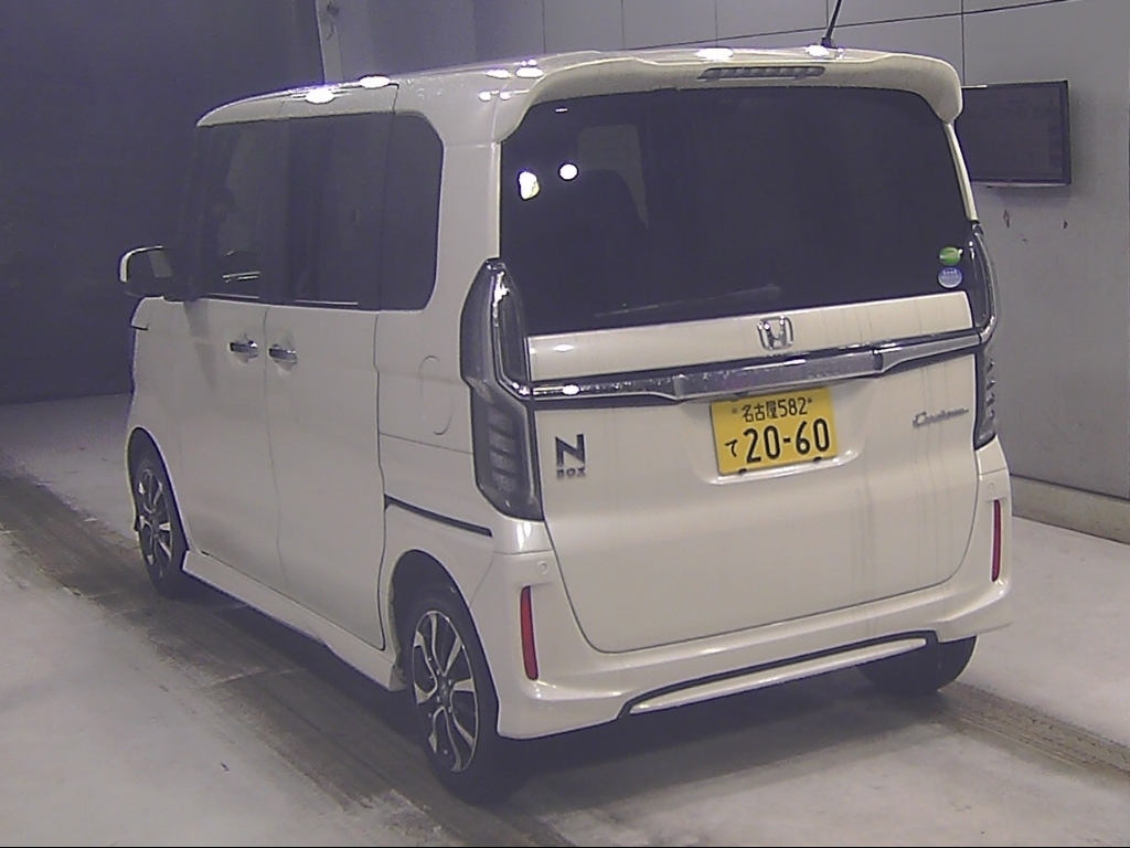 HONDA N-BOX