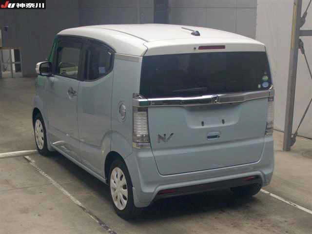 HONDA N-BOX SLASH