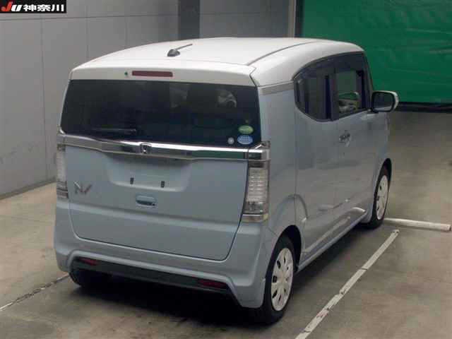 HONDA N-BOX SLASH