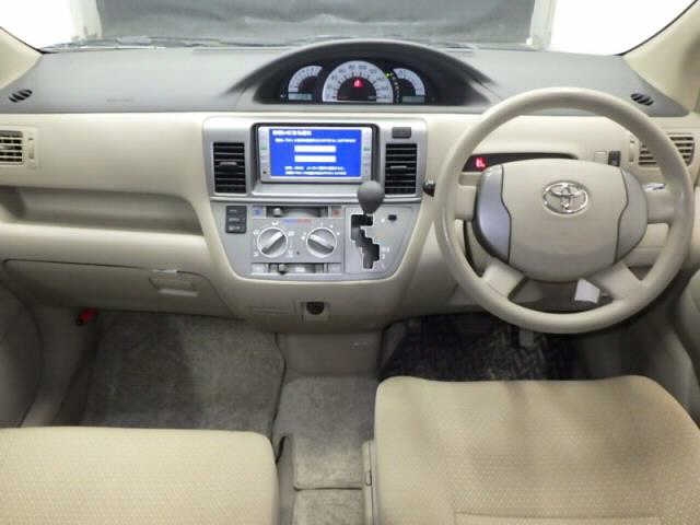 TOYOTA RAUM