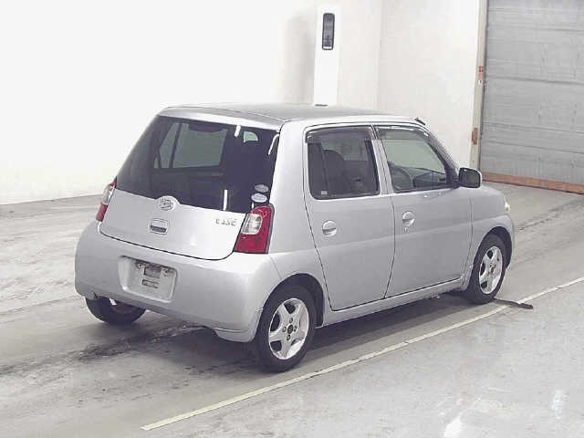 DAIHATSU ESSE