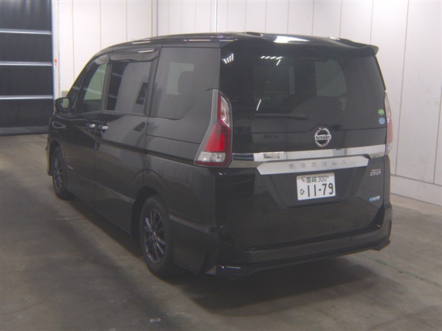 NISSAN SERENA