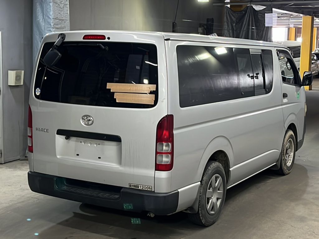 TOYOTA REGIUS ACE