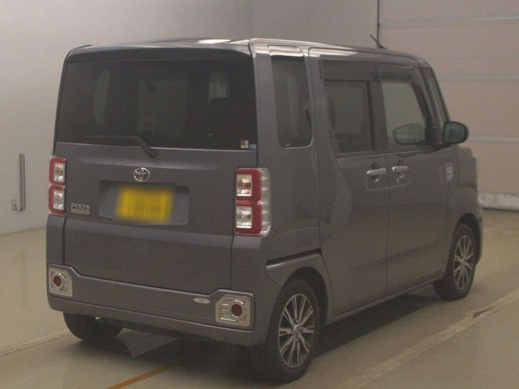 TOYOTA PIXIS MEGA
