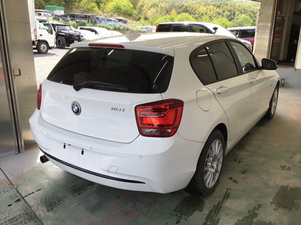 BMW 1-SERIES