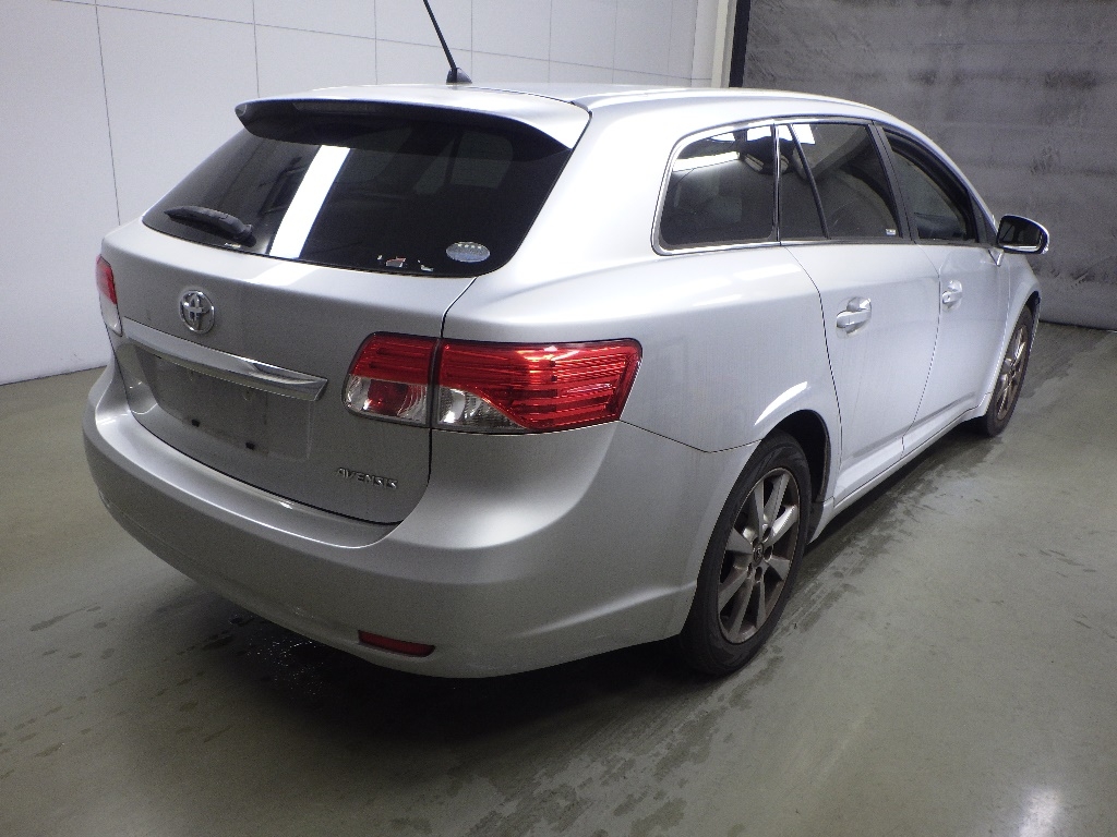 TOYOTA AVENSIS