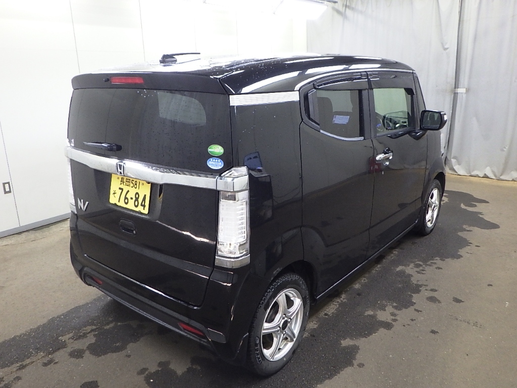 HONDA N-BOX SLASH