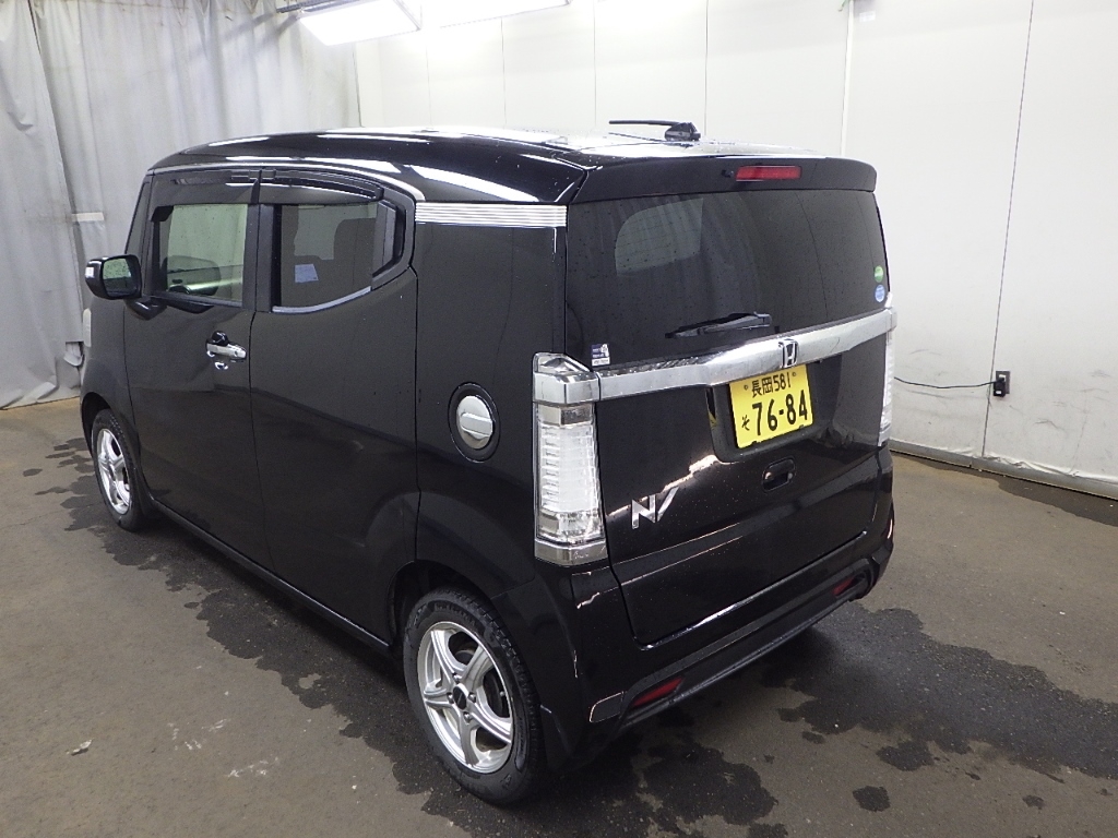 HONDA N-BOX SLASH