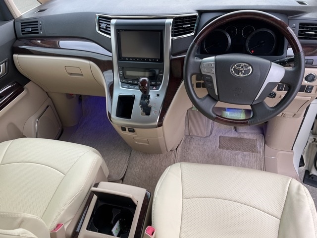 TOYOTA ALPHARD