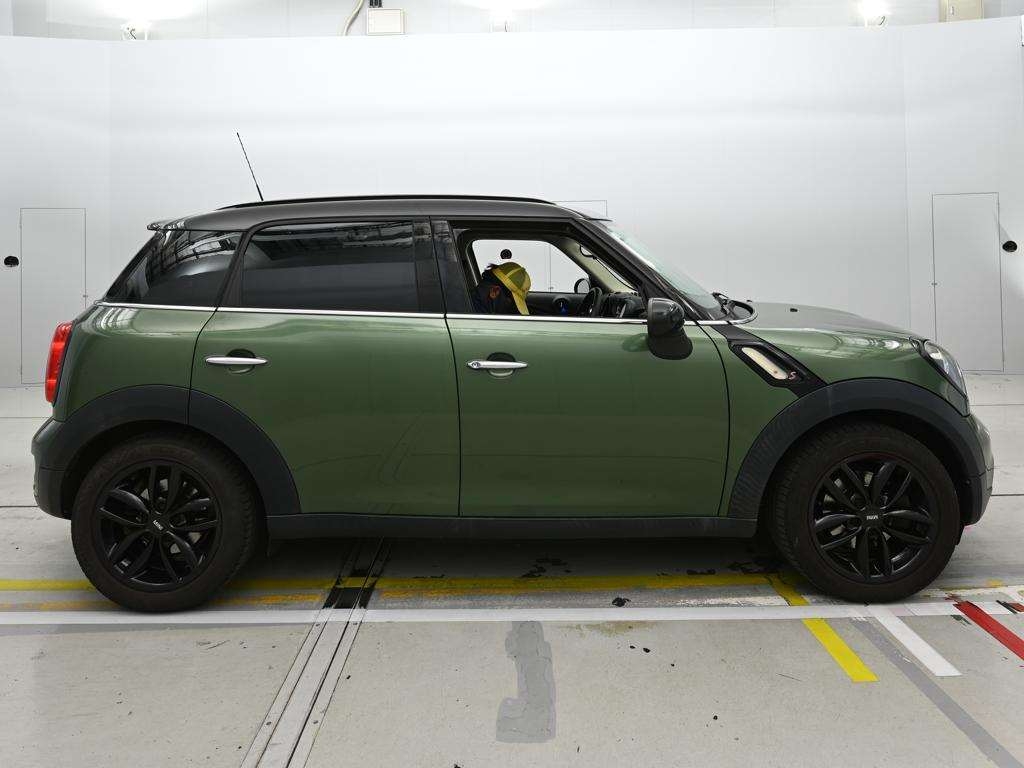 MINI CROSSOVER