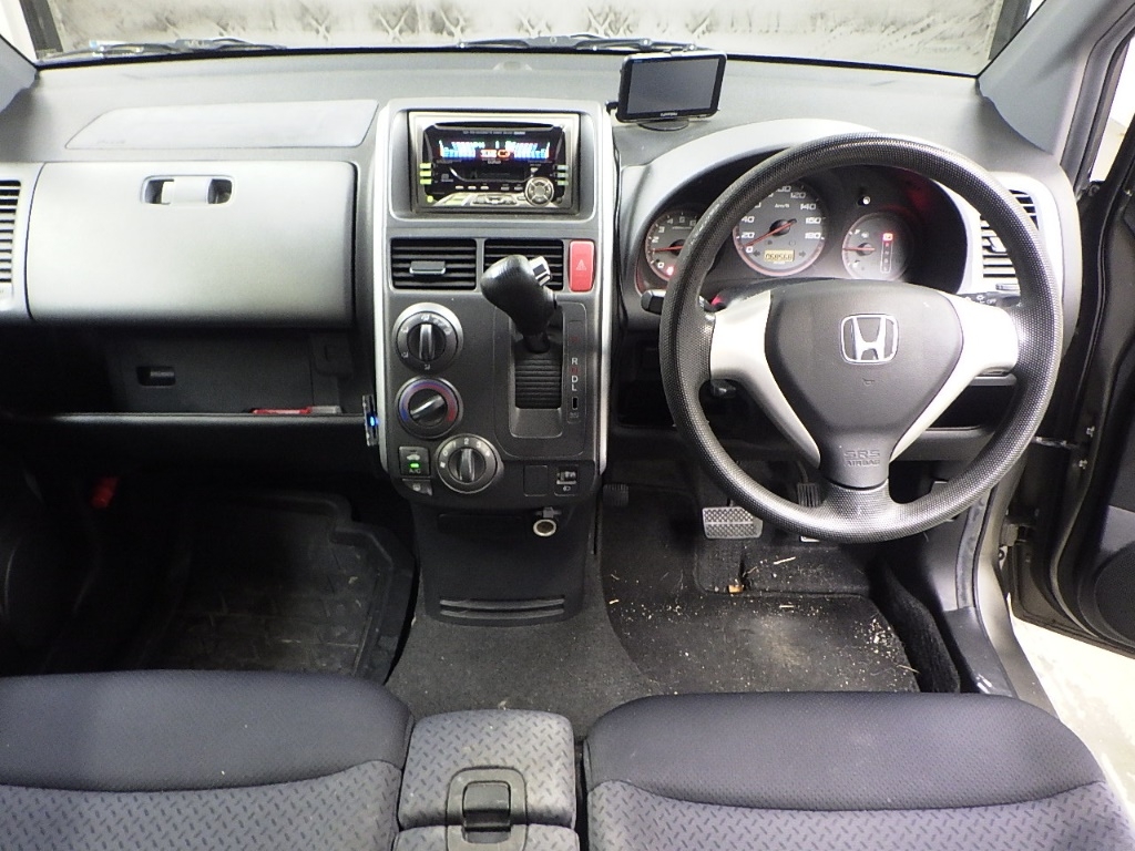 HONDA MOBILIO SPIKE