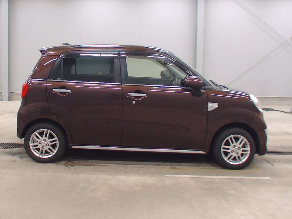 DAIHATSU CAST