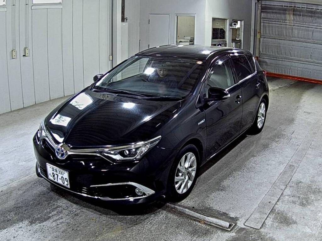 TOYOTA AURIS