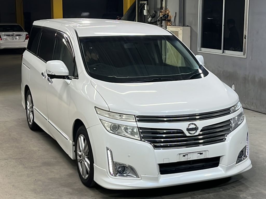 NISSAN ELGRAND