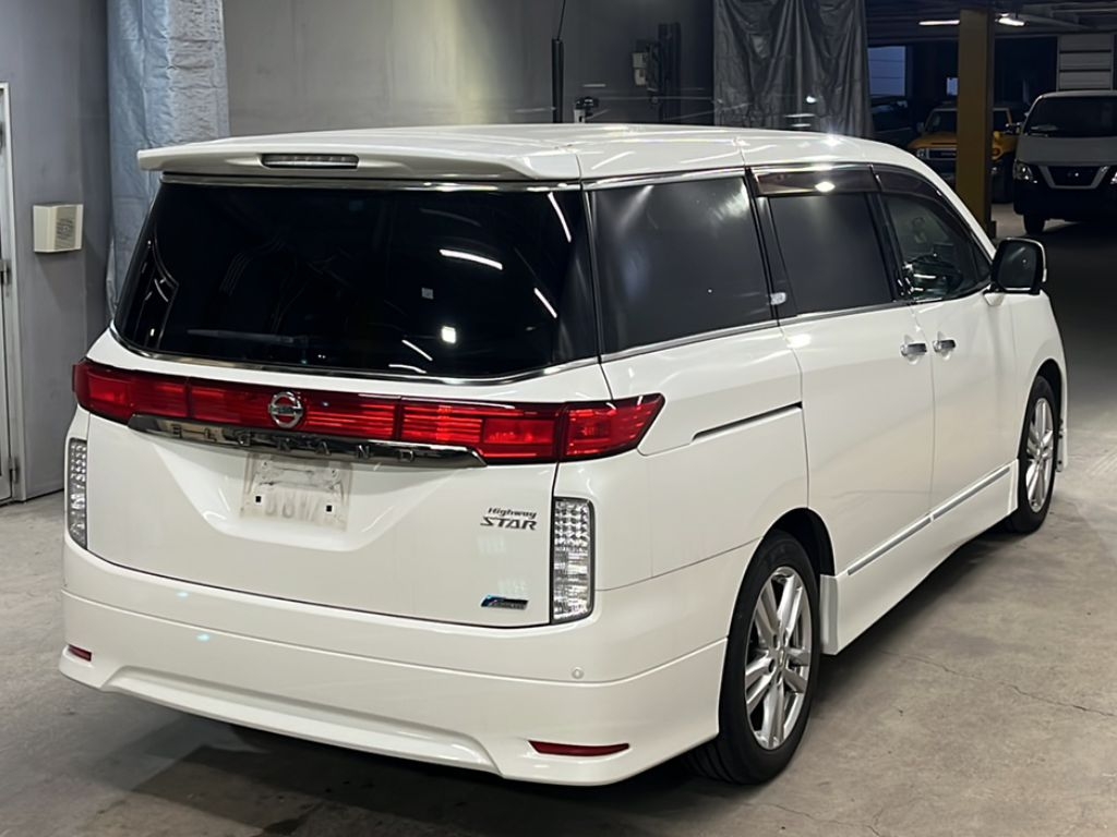 NISSAN ELGRAND