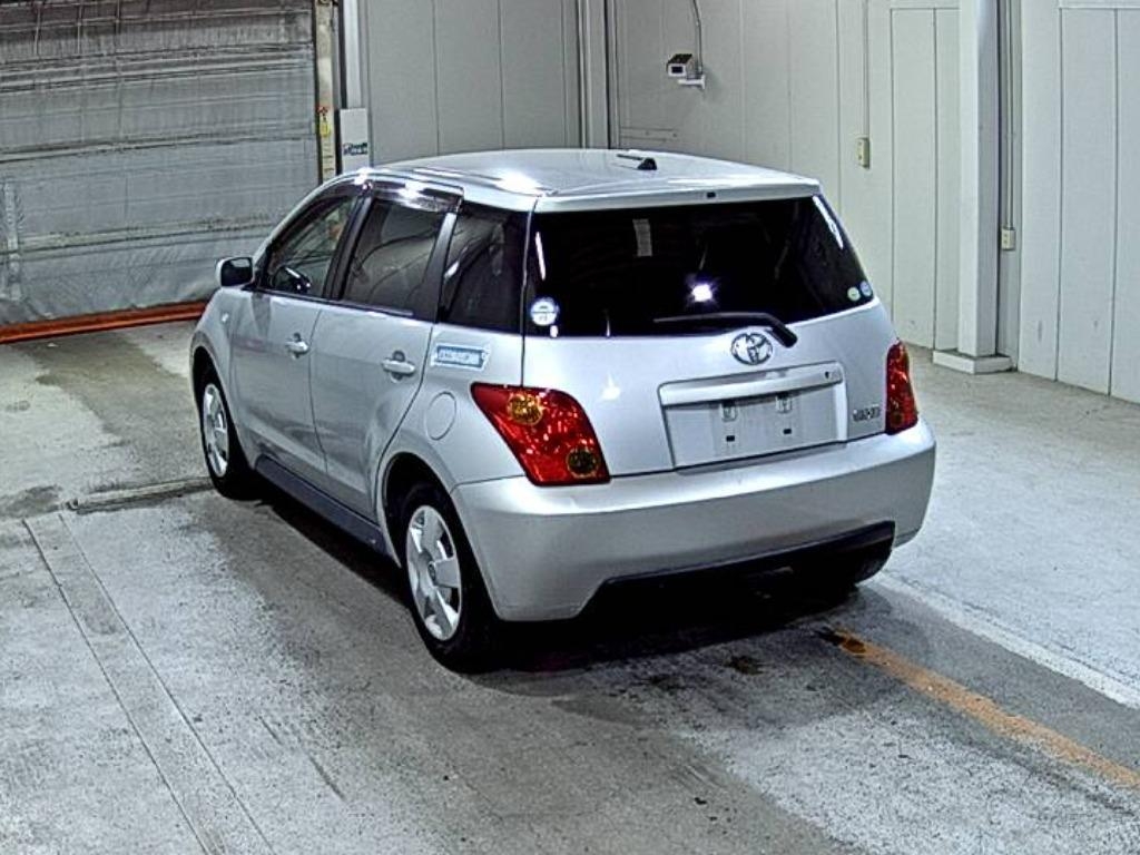 TOYOTA IST