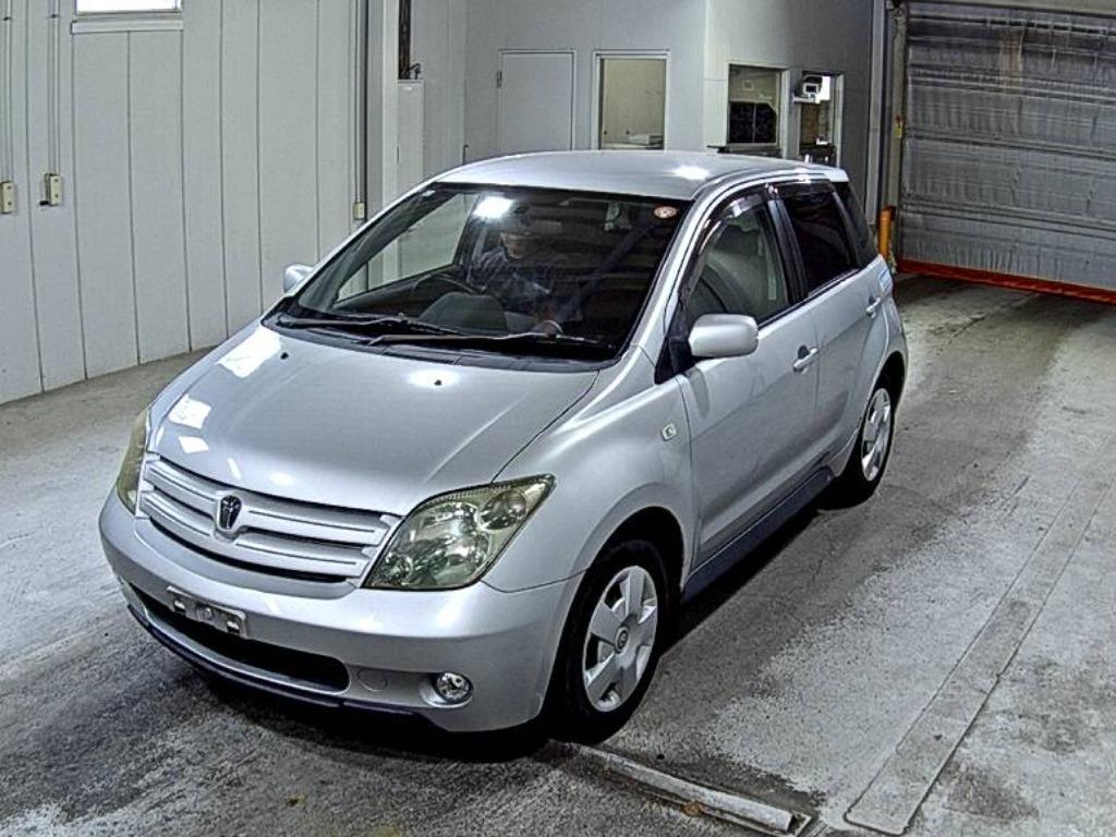 TOYOTA IST